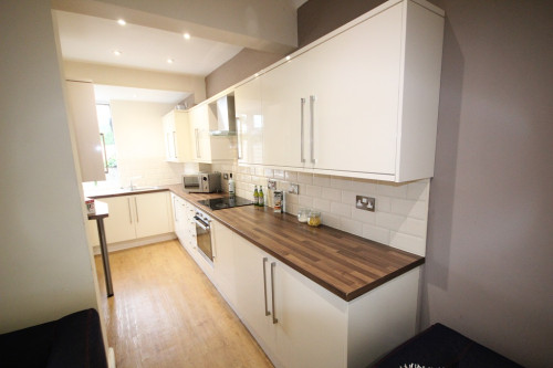 Kitchen at 32 Hunter House Road